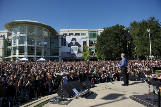 Apple_Jo-550x366