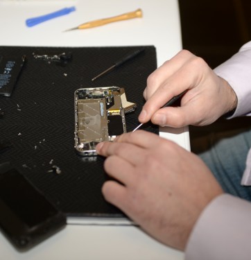 Notre iPhone en pleine opération. Photo : René Breny