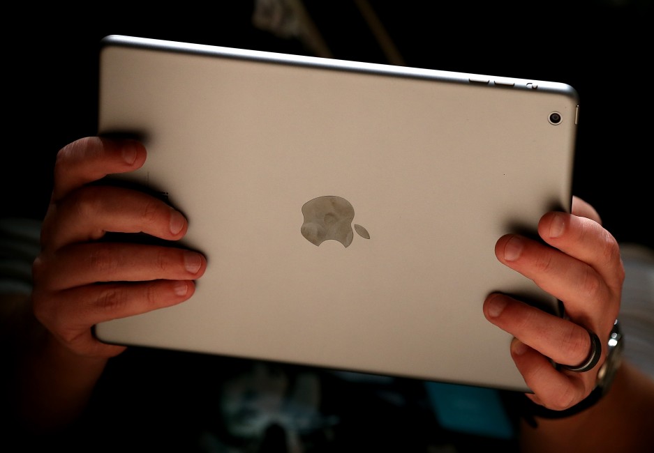 Apple Unveils New Versions Of Popular iPad