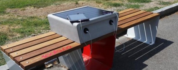 des-bancs-chargeurs-a-lenergie-solaire-une