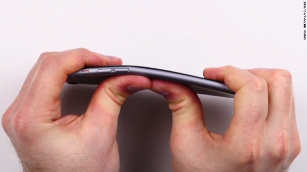 140924113019-iphone-6-bend-test-story-tablet