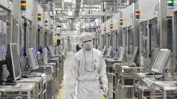 Apple-Japan-Plant
