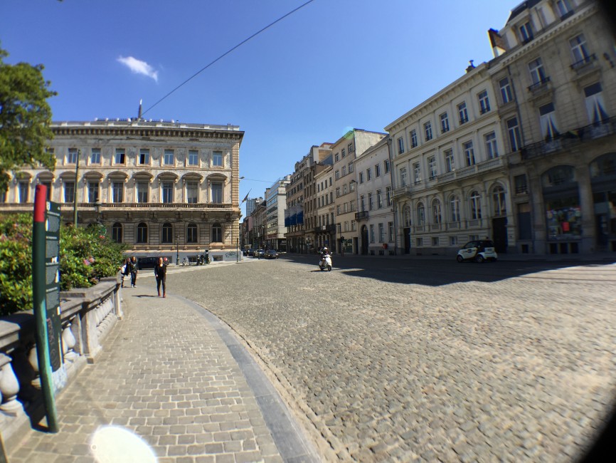 Avec l'objectif Pixter grand angle fixé sur un iPhone 6 Plus - Crédit photo : AC / Le Soir