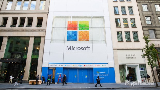 102015-Microsoft-Flagship-Store-THUMBNAIL-3