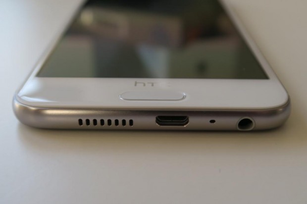 Les bords en verre arrondis de l'HTC One A9. - © DR