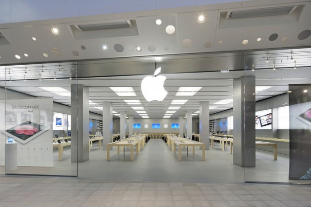 Un Apple Store classique et ennuyant, comme il y en a des centaines. Ici celui de Confluence, à Lyon (France). - © DR