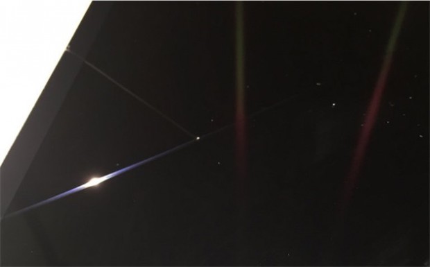 La fissure sur la vitre. - © DR