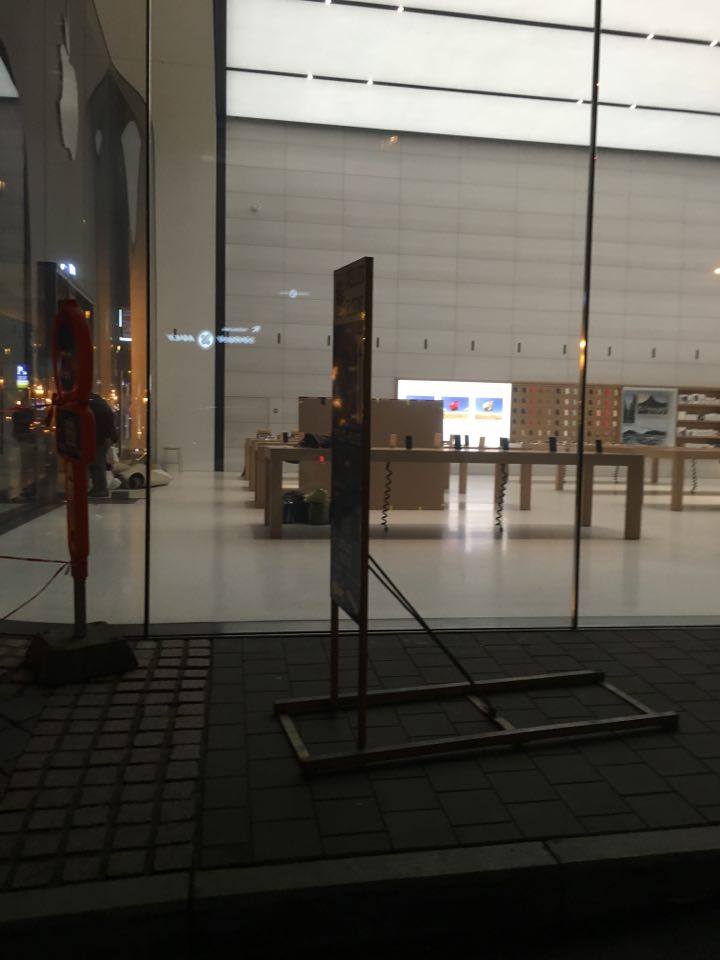 belgium-iphone-apple-store-bruxelles-2