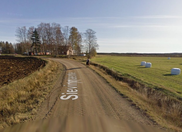 Etape 1, la voiture approche le cheval. - © Google
