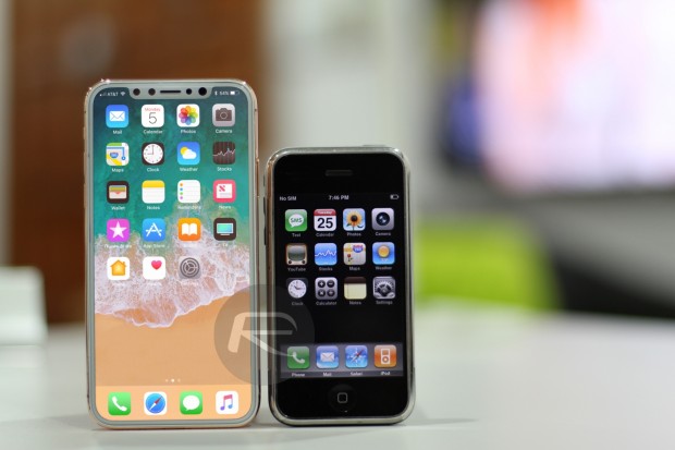 L'iPhone 8 face à l'iPhone 2G.