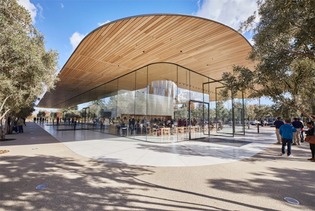 applepark_visitorcenter_opening_entrance_20171117_big.jpg.large