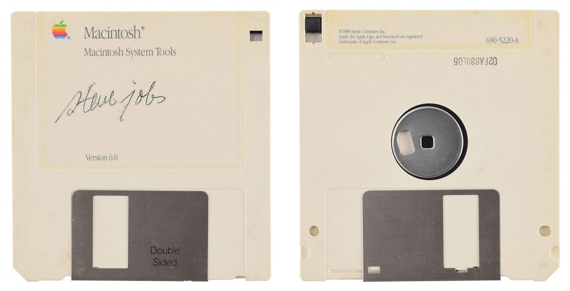 Une disquette signée par Steve Jobs se vend 85.000 BelgiumiPhone
