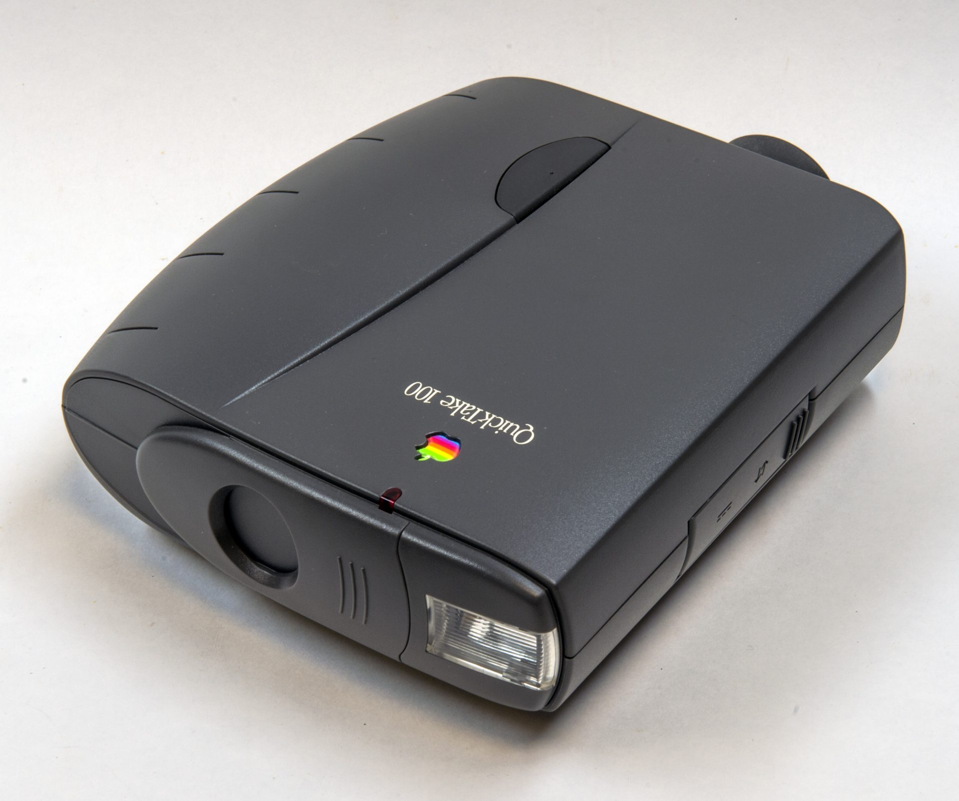 Retour sur le QuickTake, l’appareil photo numérique d’Apple Belgium