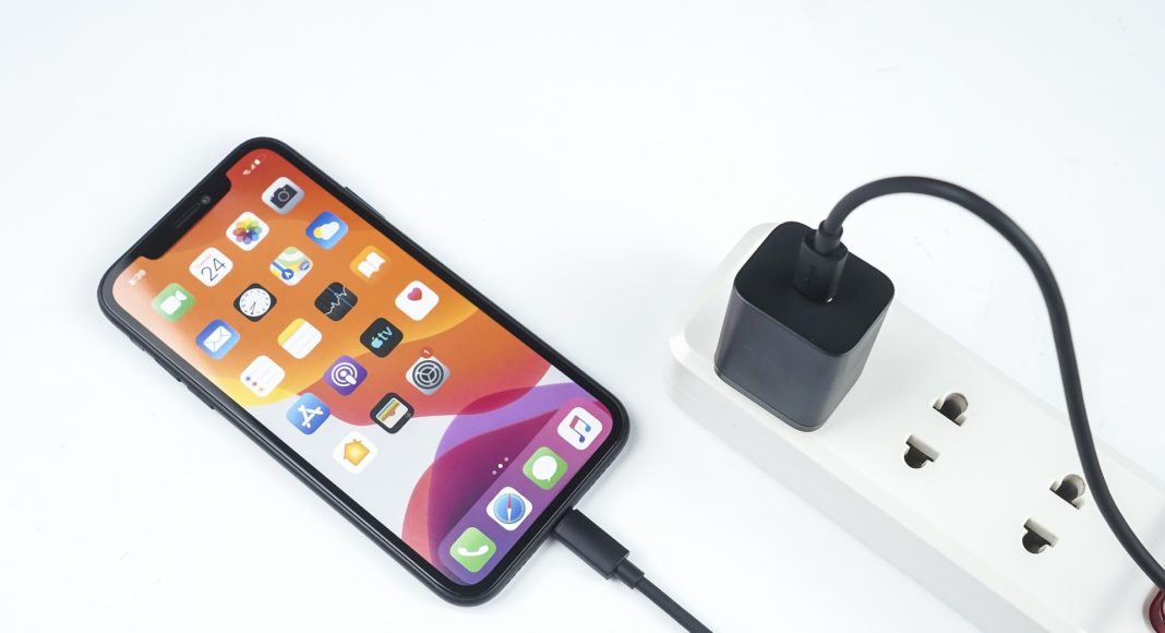 Ca se confirme : l'iPhone aura son propre chargeur USB-C, à la